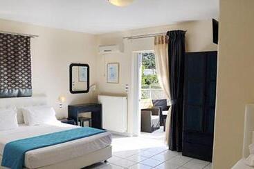 בית מלון כפרי Peri S