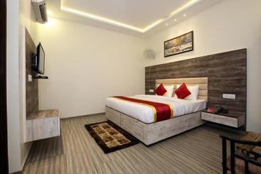 ホテル Royal Woods