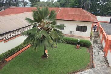 هتل The Town House