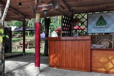Хостел Damarwidi Glamping By Madhava