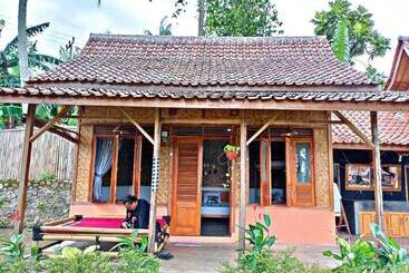 酒店 Cianjur Paddies Hostel