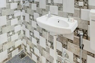 Отель Evershine Guesthouse By Oyo Rooms