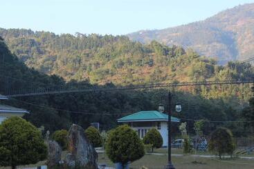 ホテル Golden Mahseer Riverside Resort
