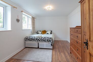 דירות לתיירים Portobello House Newark