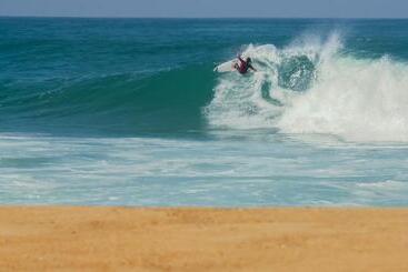 مبيت وإفطار Wood N Sea Surf Lodge   Auberge De Jeunesse