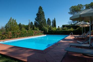 פונדק Agriturismo Il Colle