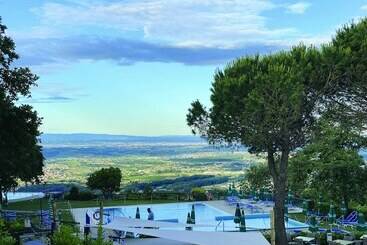 فندق فئة نجمة واحدة Camping Barco Reale