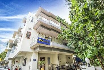 Отель Fabexpress The Sky