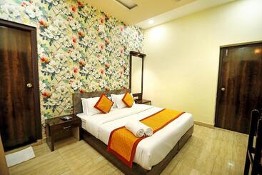 هتل Florence Continental Udaipur