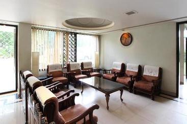 هتل Treebo Trend Royal Inn