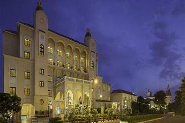 منتجع Dlf City Club 5