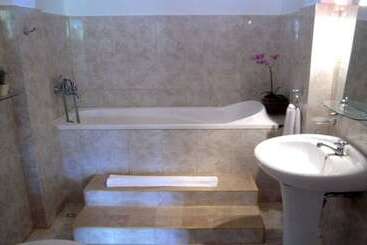 דירות לתיירים The White Heron