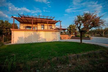 Жильё для туристов Villa Laskari With Sea View