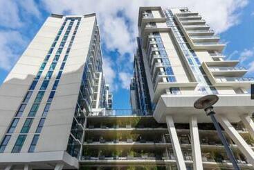 هتل Avani Adelaide Residences