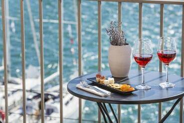 여관 Argostoli Marina Suites