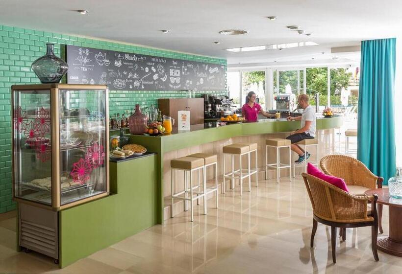 Cabot Cap de Mar Hotel & Spa