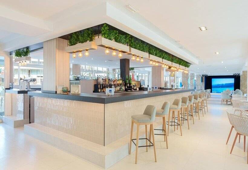 Ferrer Janeiro Hotel & Spa