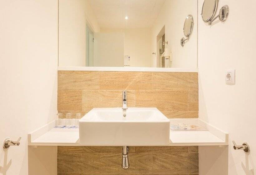 Ferrer Janeiro Hotel & Spa