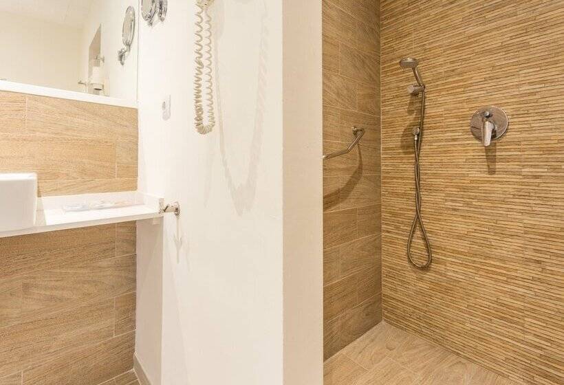 Ferrer Janeiro Hotel & Spa