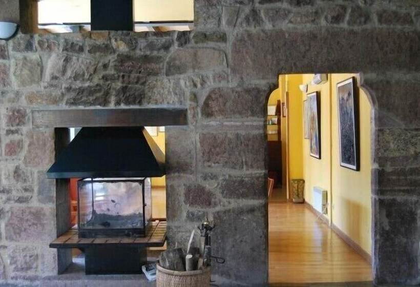 فندق فئة نجمة واحدة Hosteria Del Huerna