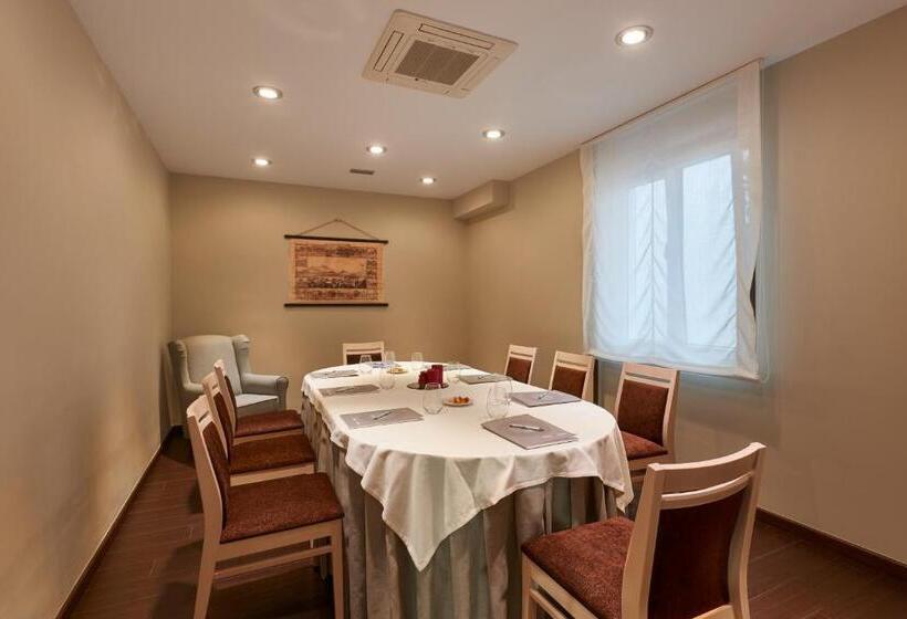 هتل La Serrana, Antiguo 40 Nudos