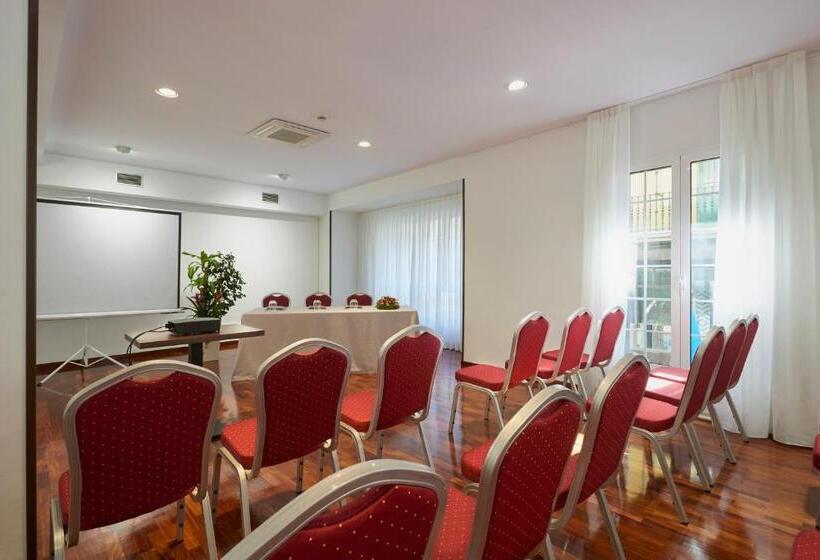 هتل La Serrana, Antiguo 40 Nudos