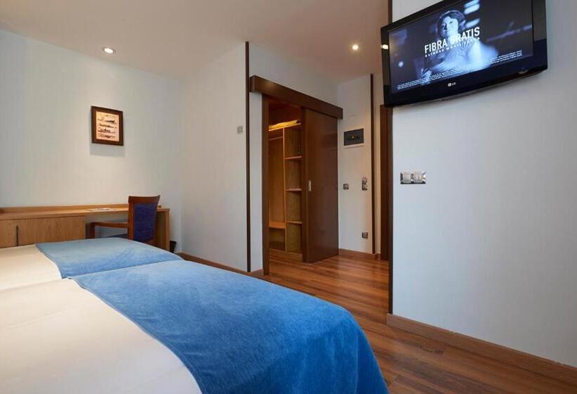 هتل La Serrana, Antiguo 40 Nudos