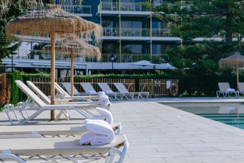 Отель Almirante