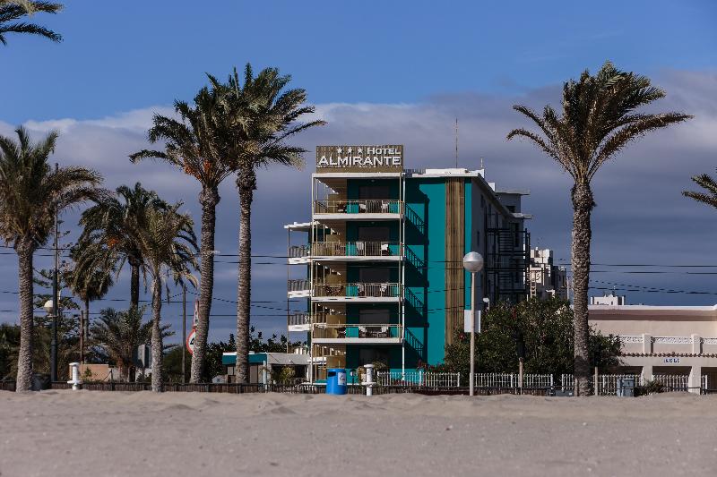 Отель Almirante