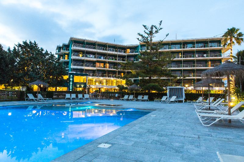 Отель Almirante