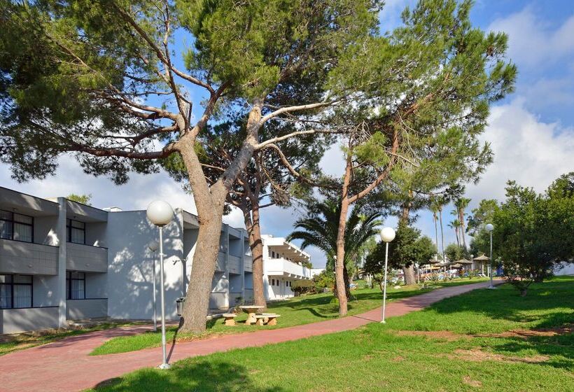 בית מלון כפרי Aluasun Cala Antena   All Inclusive