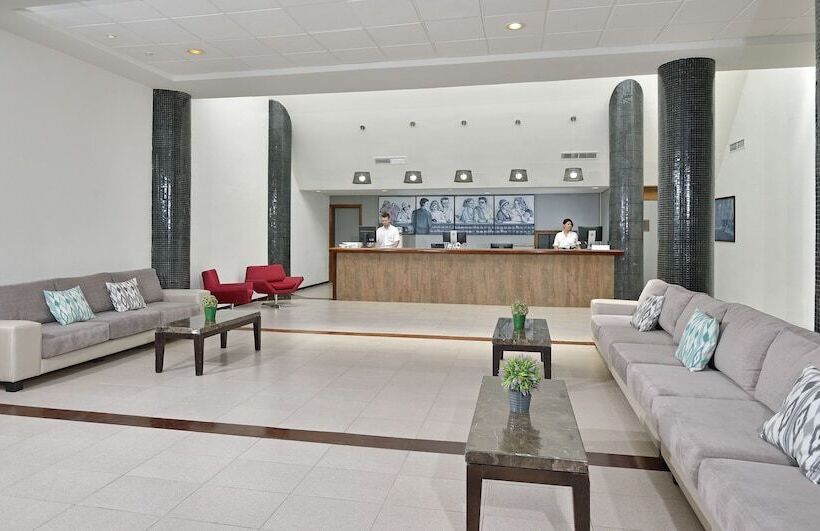 בית מלון כפרי Aluasun Cala Antena All Inclusive