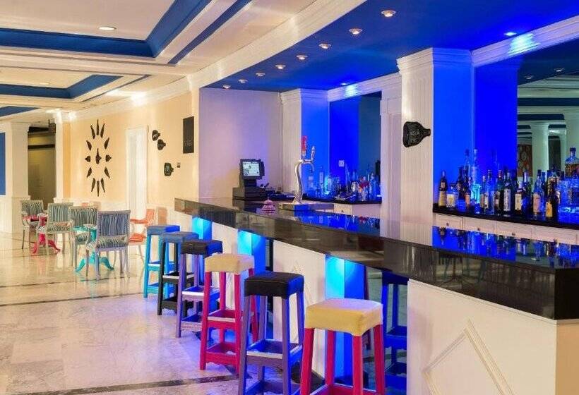 هتل AZZ Merida Medea