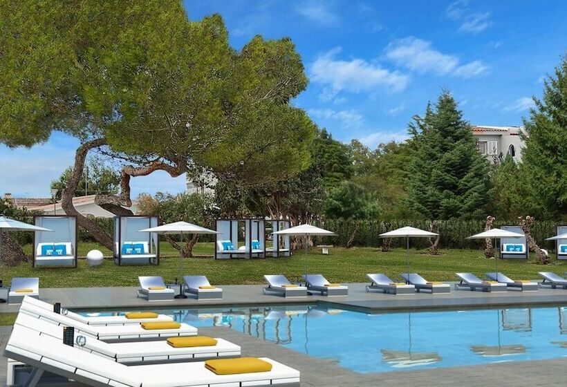 هتل Bq Sarah Adults Only