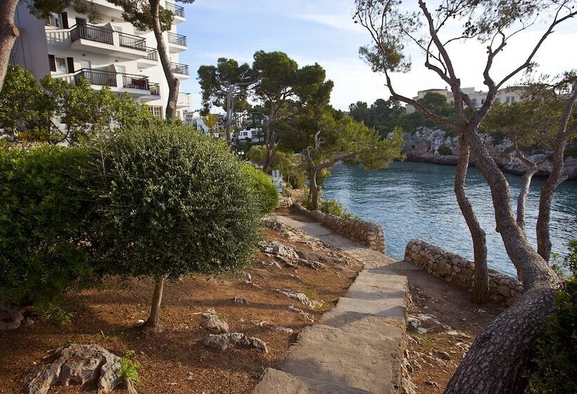 هتل Cabot Cala Ferrera