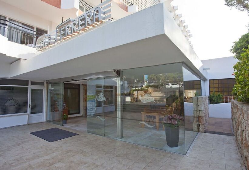 هتل Cabot Cala Ferrera