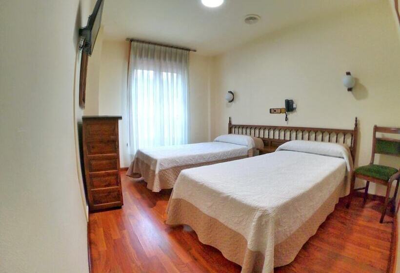 فندق Virgen de Covadonga