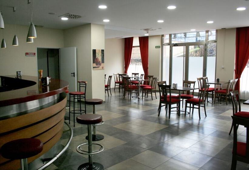 فندق Virgen de Covadonga