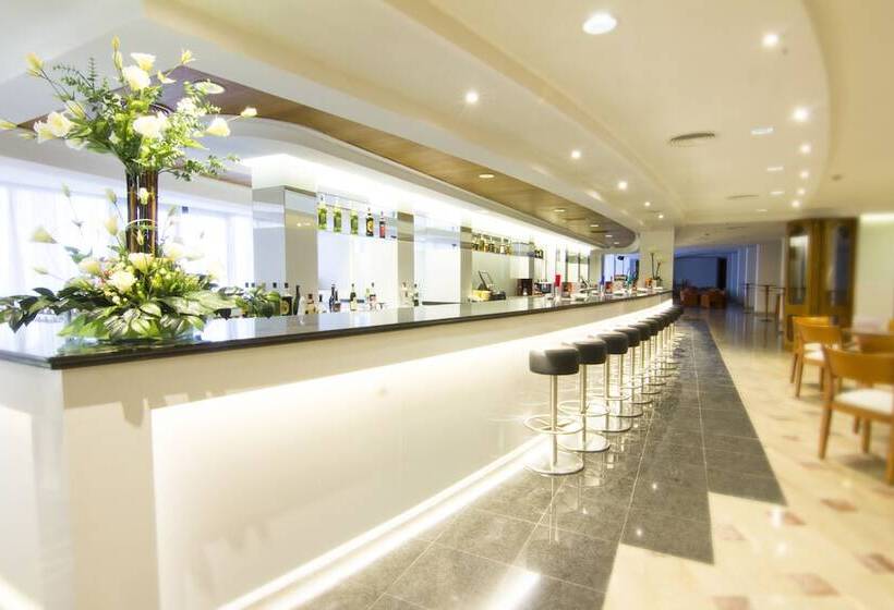 هتل Cm Castell De Mar