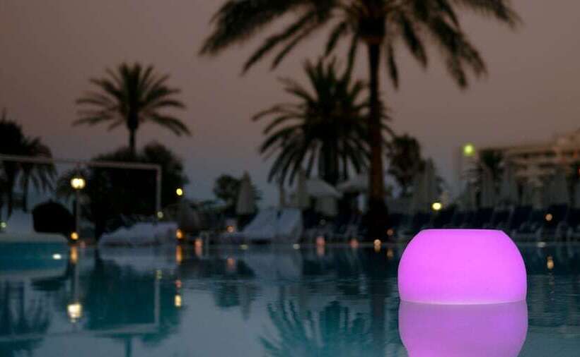 هتل Cm Castell De Mar