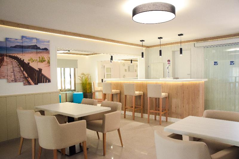 Отель Costa Mediterraneo