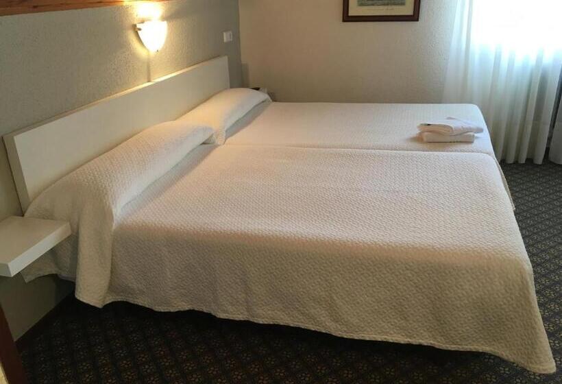 Отель Derli Sella