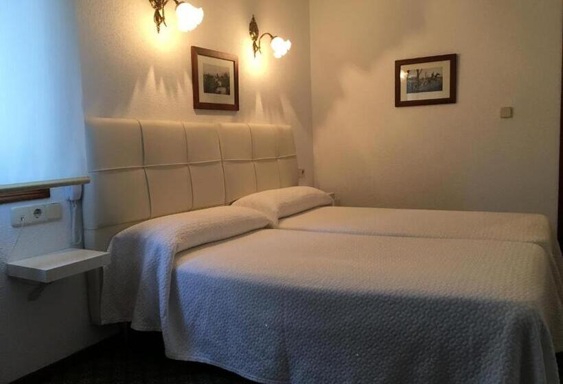 Отель Derli Sella