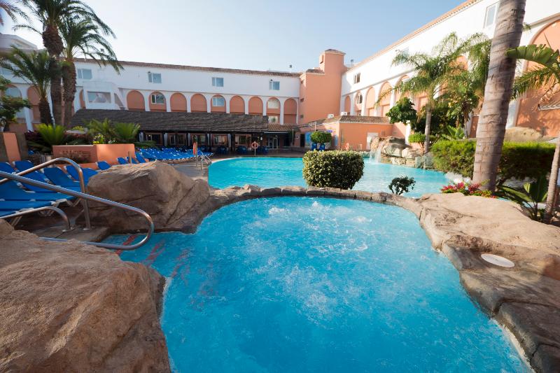 בית מלון כפרי Diver Roquetas