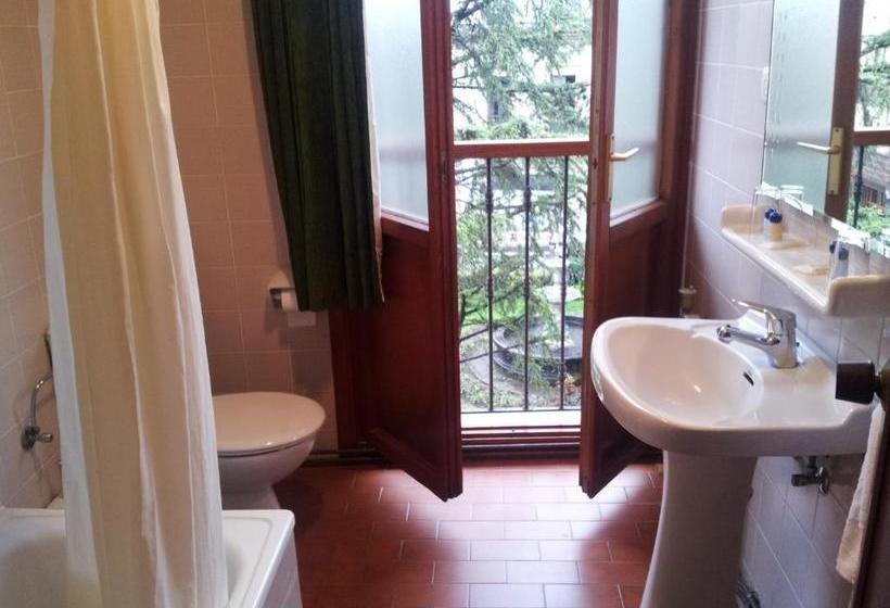 ホテル Restaurante El Manquin