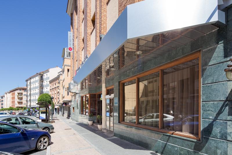 فندق Exe Reina Isabel