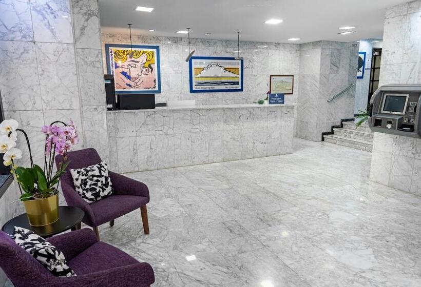 Отель Faranda Express Pathos Gijón