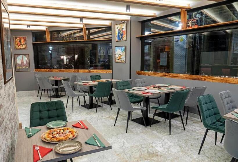 Отель Faranda Express Pathos Gijón