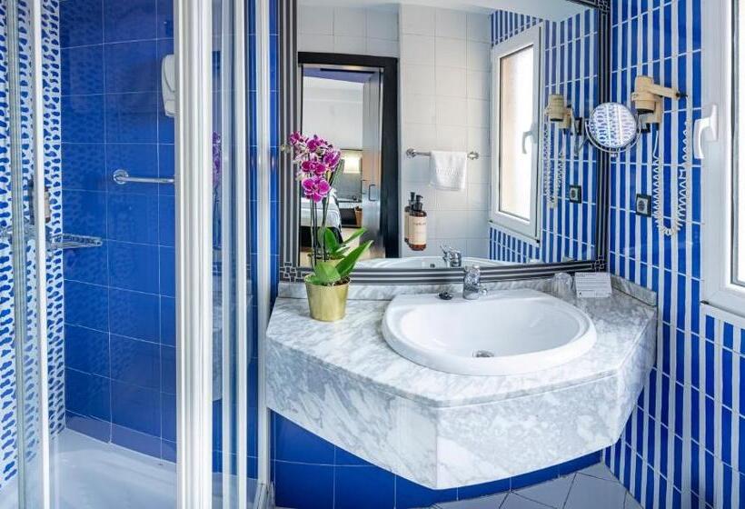 Отель Faranda Express Pathos Gijón