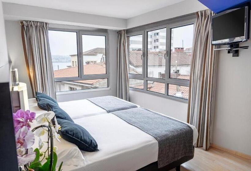 Отель Faranda Express Pathos Gijón